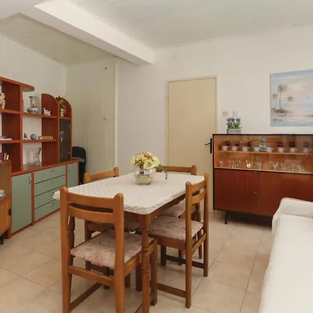 Apartament Two-bedroom With Sea View In Kastel Kambelovac