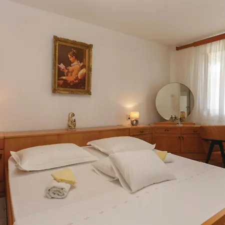 Two-bedroom With Sea View In Kastel Kambelovac * Kaštela