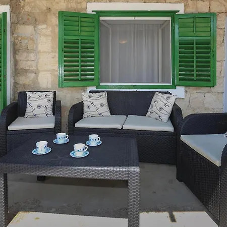 Apartament Two-bedroom With Sea View In Kastel Kambelovac *