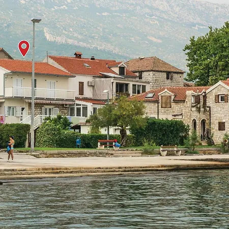 Two-bedroom With Sea View In Kastel Kambelovac Apartament Kaštela